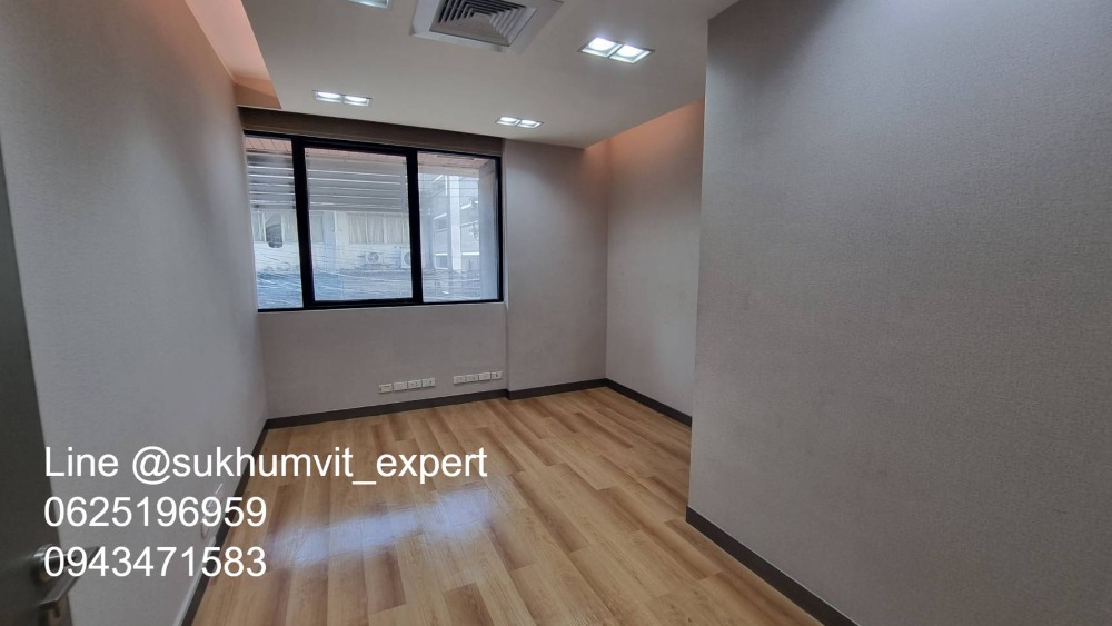 For RentOfficeWitthayu, Chidlom, Langsuan, Ploenchit : BTS Ploenchit Nana, good location, office for rent, 357 sq m, good price 650 baht/sq m, 232,050 baht per month.
