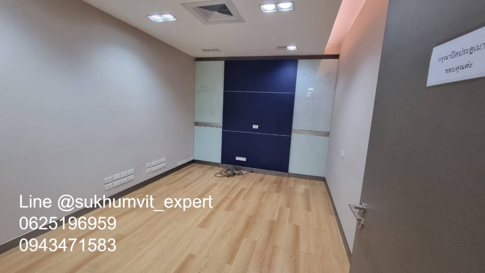 For RentOfficeWitthayu, Chidlom, Langsuan, Ploenchit : BTS Ploenchit Nana, good location, office for rent, 357 sq m, good price 650 baht/sq m, 232,050 baht per month.