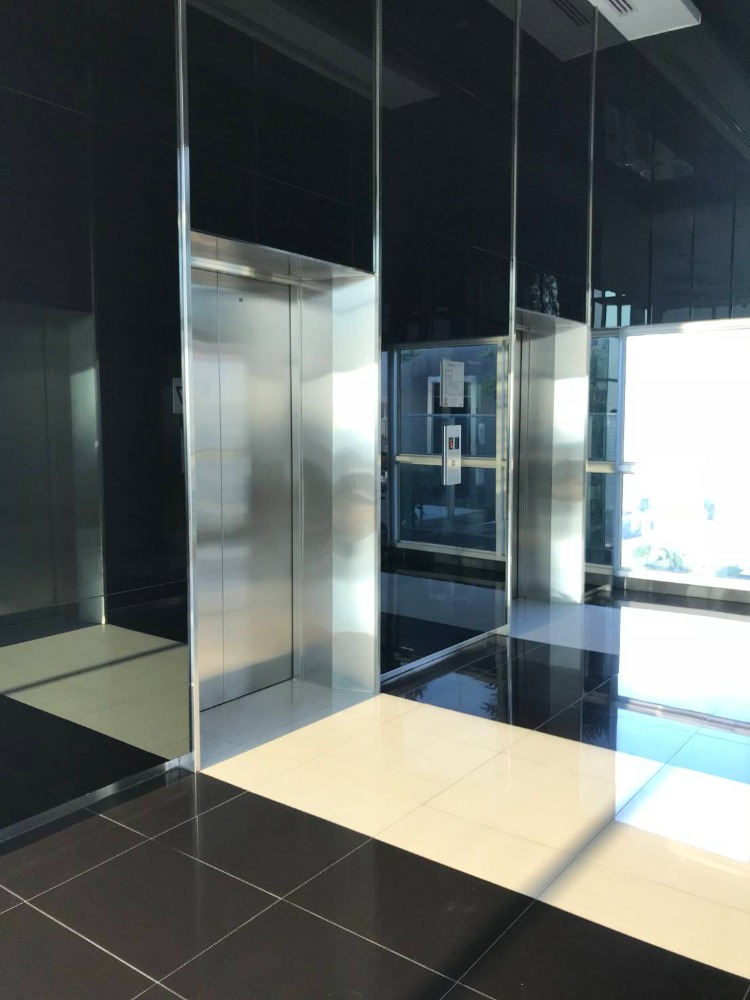 For SaleCondoSathorn, Narathiwat : For sale, cheap!! The best!! Condo Rhythm Sathorn Narathiwat 600 m. from BTS Chong Nonsi, many rooms, many sizes, starting at 35 sq m, 5.2 million baht 🔥 High floor, beautiful view, suitable for buying to live in, investing to rent and speculating, contac