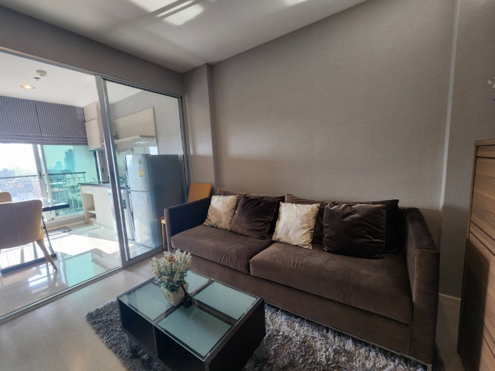 For SaleCondoSathorn, Narathiwat : For sale, cheap!! The best!! Condo Rhythm Sathorn Narathiwat 600 m. from BTS Chong Nonsi, many rooms, many sizes, starting at 35 sq m, 5.2 million baht 🔥 High floor, beautiful view, suitable for buying to live in, investing to rent and speculating, contac