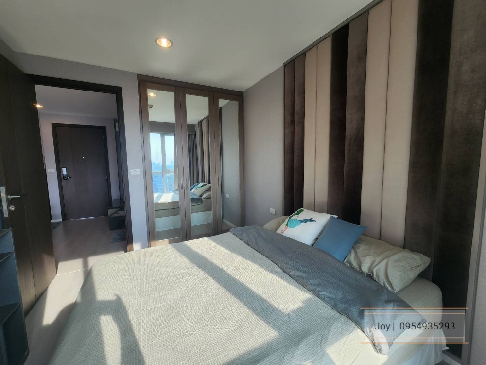 For SaleCondoSathorn, Narathiwat : For sale, cheap!! The best!! Condo Rhythm Sathorn Narathiwat 600 m. from BTS Chong Nonsi, many rooms, many sizes, starting at 35 sq m, 5.2 million baht 🔥 High floor, beautiful view, suitable for buying to live in, investing to rent and speculating, contac