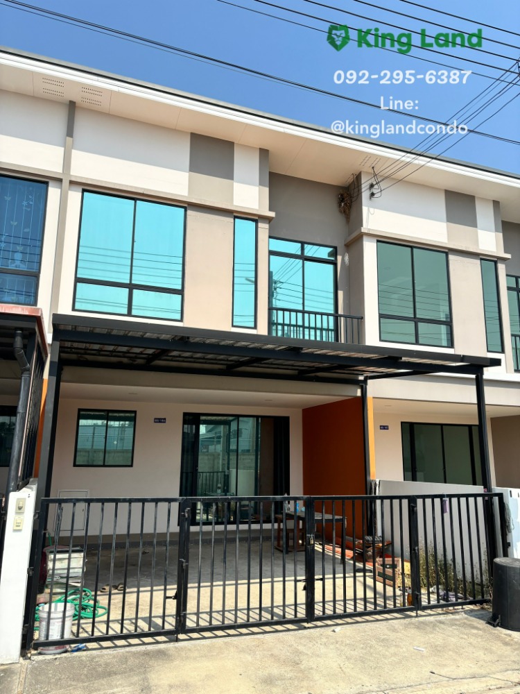 For RentTownhomePathum Thani,Rangsit, Thammasat : #For rent, 2-story townhouse, Winning Residence, Wongwaen-Khlong 5, has 3 bedrooms, price 8000 baht/month!! The widest front can park 2 cars. The front width is 5.7 meters. Can park 2 cars. #This price gives the right to those who reserve first. #Can rais