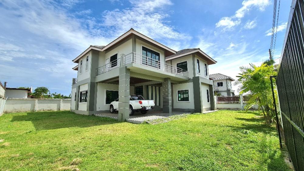 For SaleHouseRayong : 🏡Selling a 2-storey detached house (new house) @ Ban Phe, Rayong 🏝Near the pier to Koh Samet 🚘Parking for 6-8 cars #The owner is selling it himself.