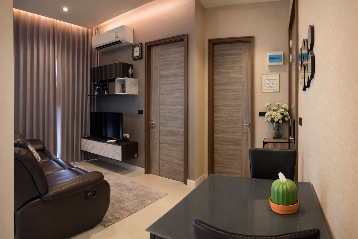 For RentCondoOnnut, Udomsuk : For rent: Mayfair Place Sukhumvit 50, corner room, highest floor of the project. no noise