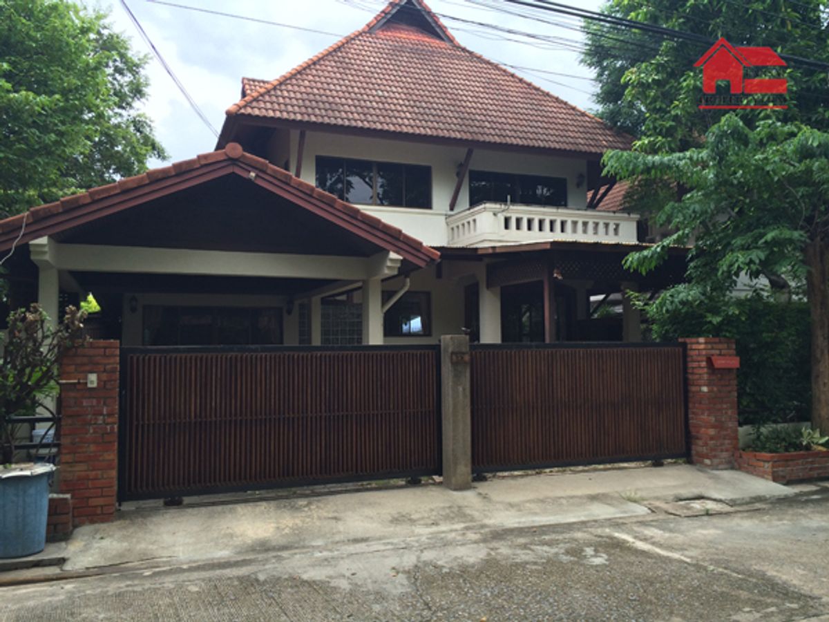 For RentHouseOnnut, Udomsuk : 2-story detached house for rent, area 90 sq m, usable area 220 sq m, 3 bedrooms, 3 bathrooms, partially furnished, Sukhumvit 101 Road, near BTS, rental price 35,000 baht/mo.
