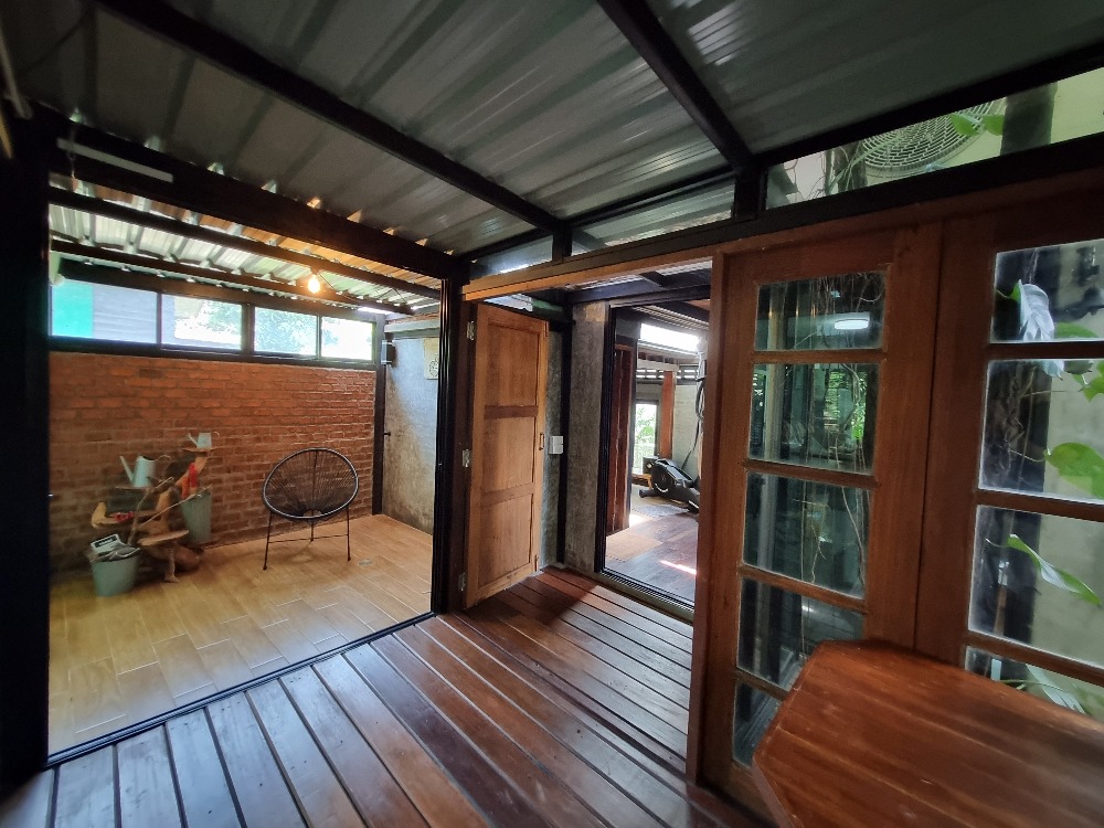 For RentTownhomeLadkrabang, Suwannaphum Airport : House for Rent 23,000 Baht/Month, 37 Sqw, located in Pravate, Bangkok. 5 minutes driving to Air Port Rail Link