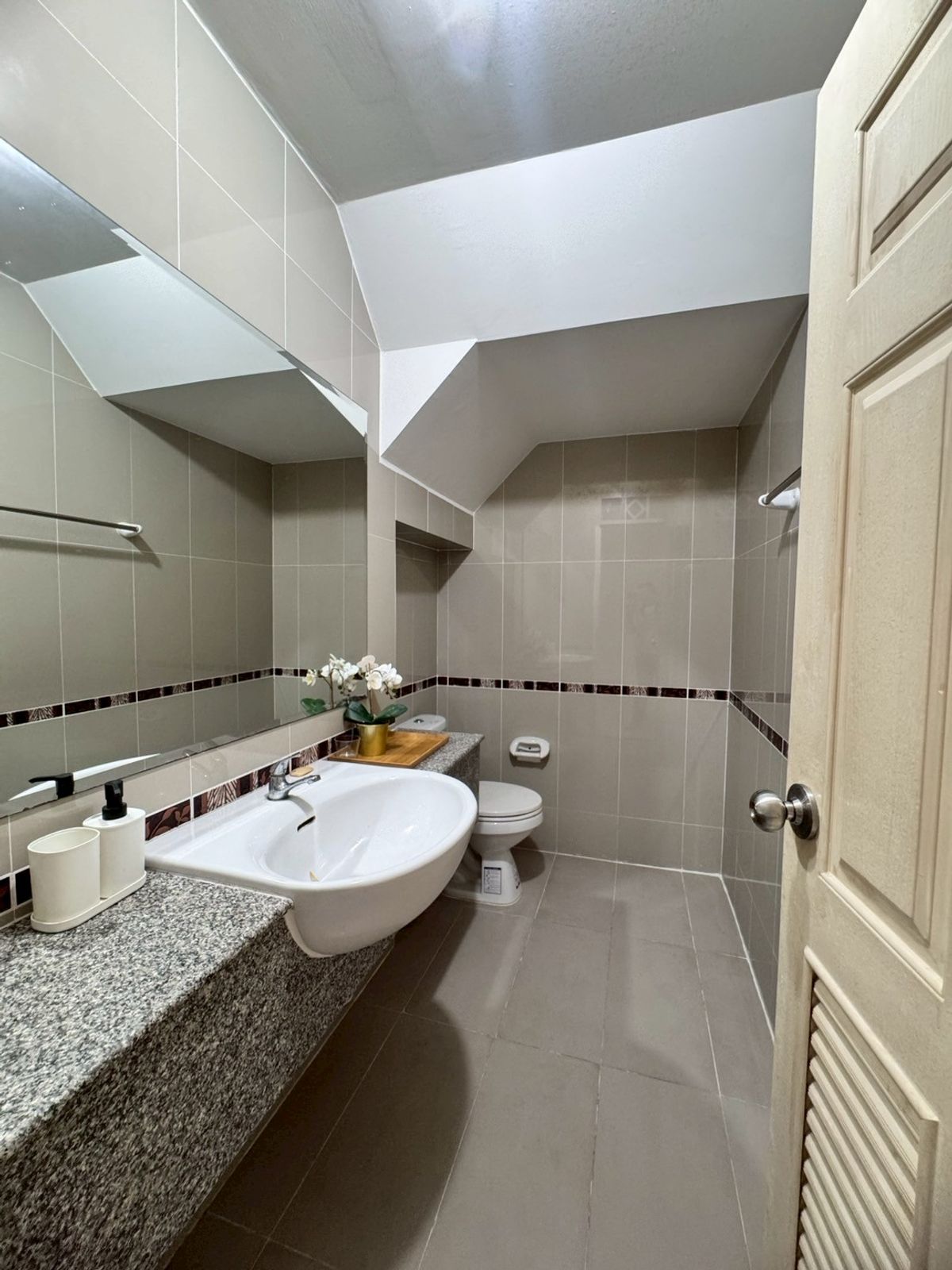 ขายบ้านลาดกระบัง สุวรรณภูมิ : ขายด่วนหมู่บ้าน ศุภาลัย สวนหลวงร.9 สภาพใหม่มาก (N.668)