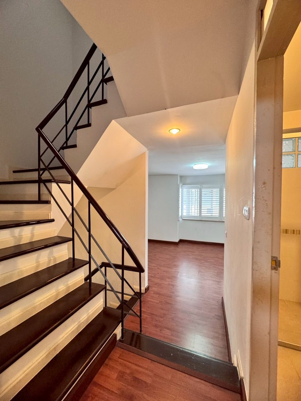 ขายบ้านลาดกระบัง สุวรรณภูมิ : ขายด่วนหมู่บ้าน ศุภาลัย สวนหลวงร.9 สภาพใหม่มาก (N.668)