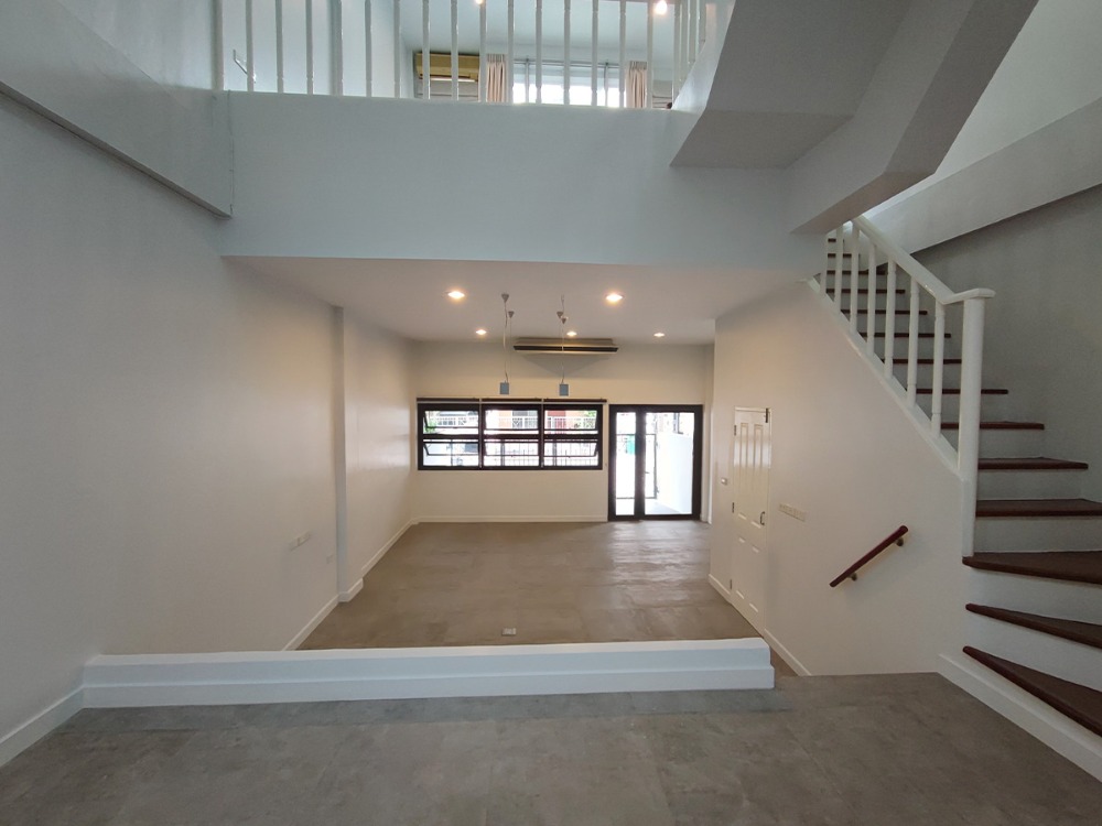 ขายทาวน์โฮมลาดพร้าว เซ็นทรัลลาดพร้าว : ทาวน์โฮม “บ้านกลางเมือง รัชดา-ลาดพร้าว” เหมาะทั้งเป็นบ้านพักอาศัยและออฟฟิศ เจ้าของดูแลดีมาก