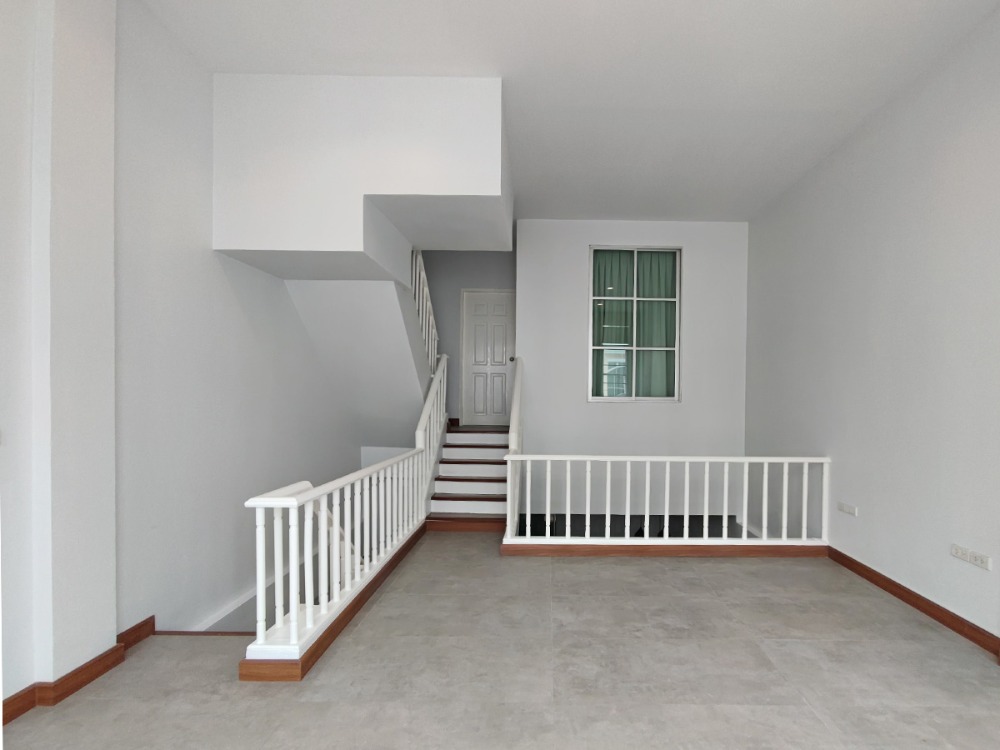 ขายทาวน์โฮมลาดพร้าว เซ็นทรัลลาดพร้าว : ทาวน์โฮม “บ้านกลางเมือง รัชดา-ลาดพร้าว” เหมาะทั้งเป็นบ้านพักอาศัยและออฟฟิศ เจ้าของดูแลดีมาก