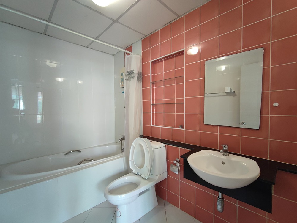 ขายทาวน์โฮมลาดพร้าว เซ็นทรัลลาดพร้าว : ทาวน์โฮม “บ้านกลางเมือง รัชดา-ลาดพร้าว” เหมาะทั้งเป็นบ้านพักอาศัยและออฟฟิศ เจ้าของดูแลดีมาก