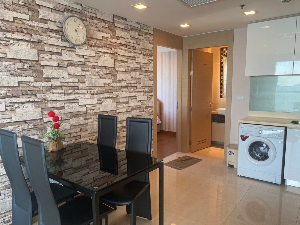 ขายคอนโดพัทยา บางแสน ชลบุรี สัตหีบ : For Sale condo The Palm wongamat beach front pattaya 2 bed  (S03-1152)
