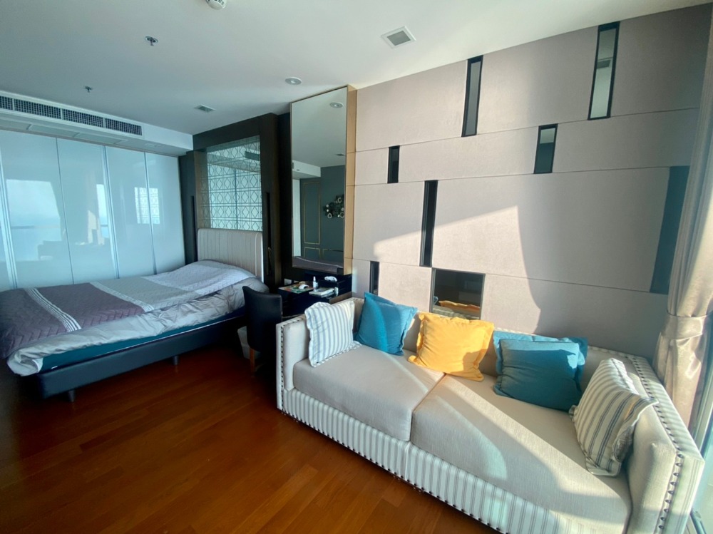 ขายคอนโดพัทยา บางแสน ชลบุรี สัตหีบ : For sale The Palm wongamat beach front 144 Sq.m direct sunset  (S03-0866)