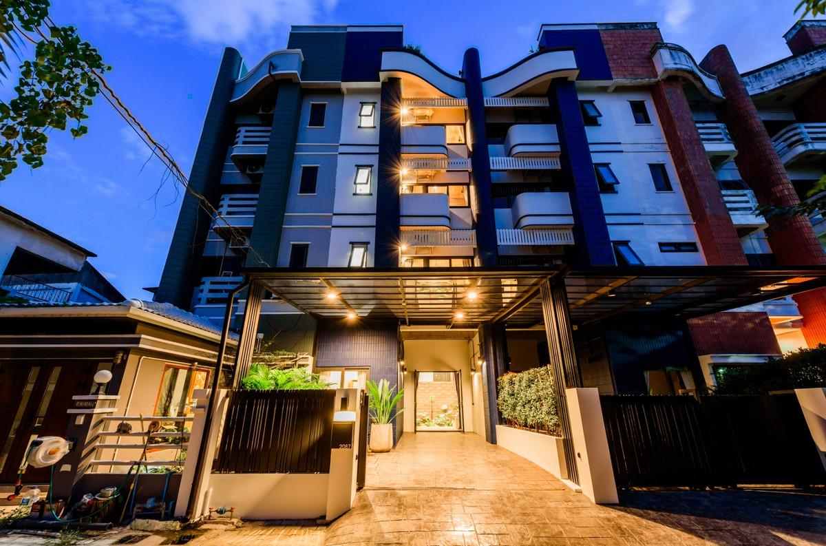 ให้เช่าโฮมออฟฟิศสุขุมวิท อโศก ทองหล่อ : ขาย - เช่า บ้าน / โฮมออฟฟิศ สุขุมวิท บางนา House - Home office rent - sale in Sukhumvit area, Bangna.