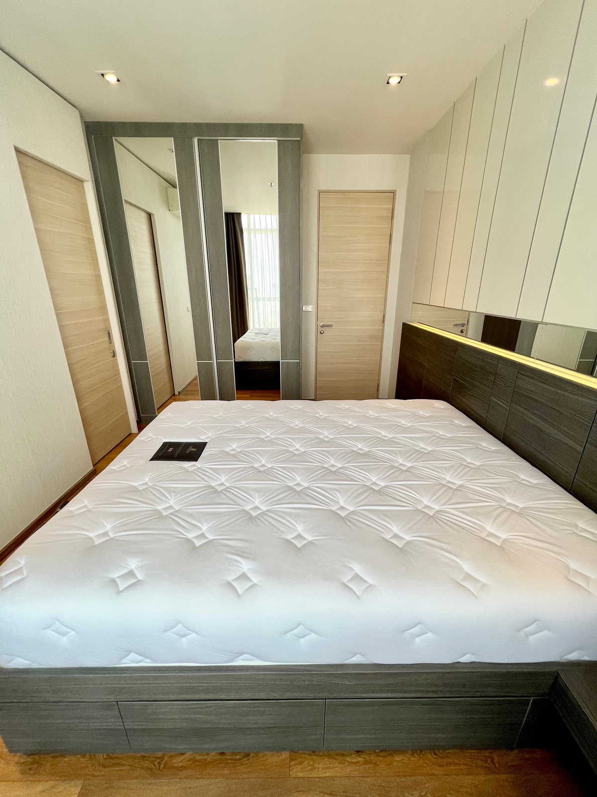 For RentCondoSukhumvit, Asoke, Thonglor : *Condo for rent, Park Origin Phrom Phong, Sukhumvit 24, 75,000 baht, 2 bedrooms, 3 bathrooms, 88 sq m., BTS Phrom Phong (500 meters), near Rama 4, Rama 3, Thonglor, Asoke, Ekamai. Emquartier