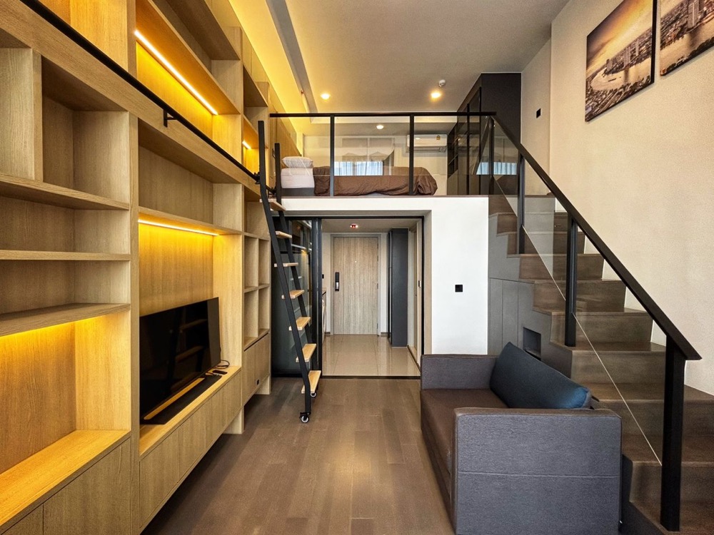 ให้เช่าคอนโดสยาม จุฬา สามย่าน : Park Origin Chula - Samyan【𝐑𝐄𝐍𝐓】 🔥ห้องLOFT 2 ชั้น ตกแต่งสวยหรู พื้นที่เก็บของเยอะ ใกล้ MRT สามย่าน 🔥ติดต่อไลน์ไอดี: @hacondo