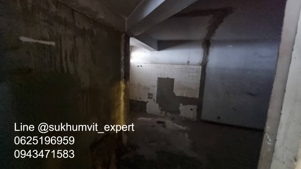 ให้เช่าทาวน์โฮมนานา : ให้เช่า บ้านทาวน์เฮาส์ตามสภาพ พื้นที่ใหญ่ ที่ดินรวม 65 ตารางวา มีดาดฟ้า เหมาะทำโรงแรม โรงพยาบาล คลินิค โฮสเทล