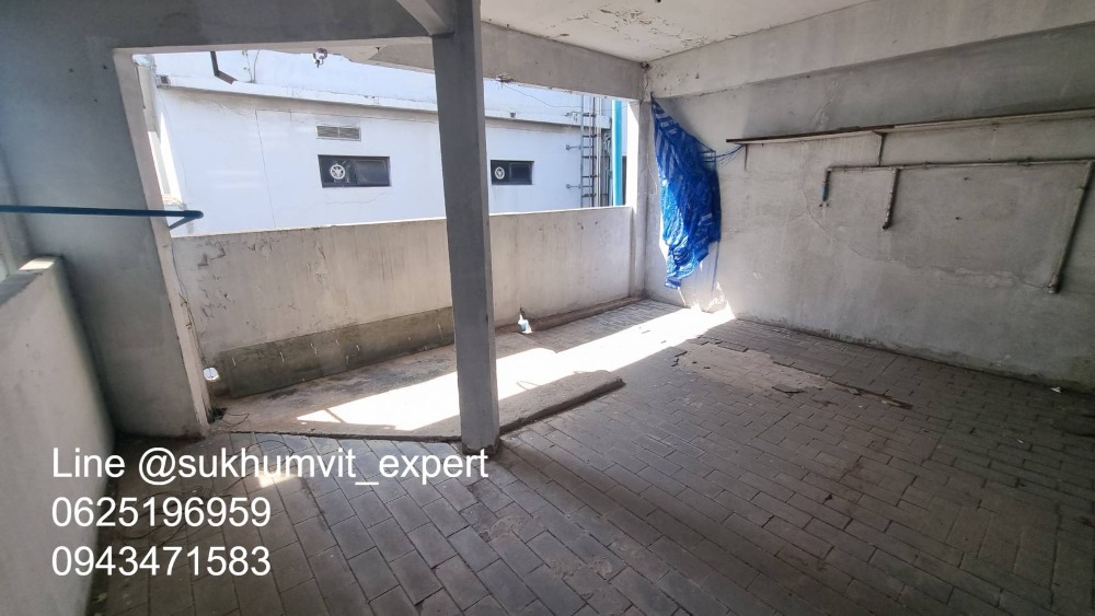 ให้เช่าทาวน์โฮมนานา : ให้เช่า บ้านทาวน์เฮาส์ตามสภาพ พื้นที่ใหญ่ ที่ดินรวม 65 ตารางวา มีดาดฟ้า เหมาะทำโรงแรม โรงพยาบาล คลินิค โฮสเทล