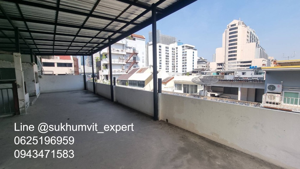 ให้เช่าทาวน์โฮมนานา : ให้เช่า บ้านทาวน์เฮาส์ตามสภาพ พื้นที่ใหญ่ ที่ดินรวม 65 ตารางวา มีดาดฟ้า เหมาะทำโรงแรม โรงพยาบาล คลินิค โฮสเทล