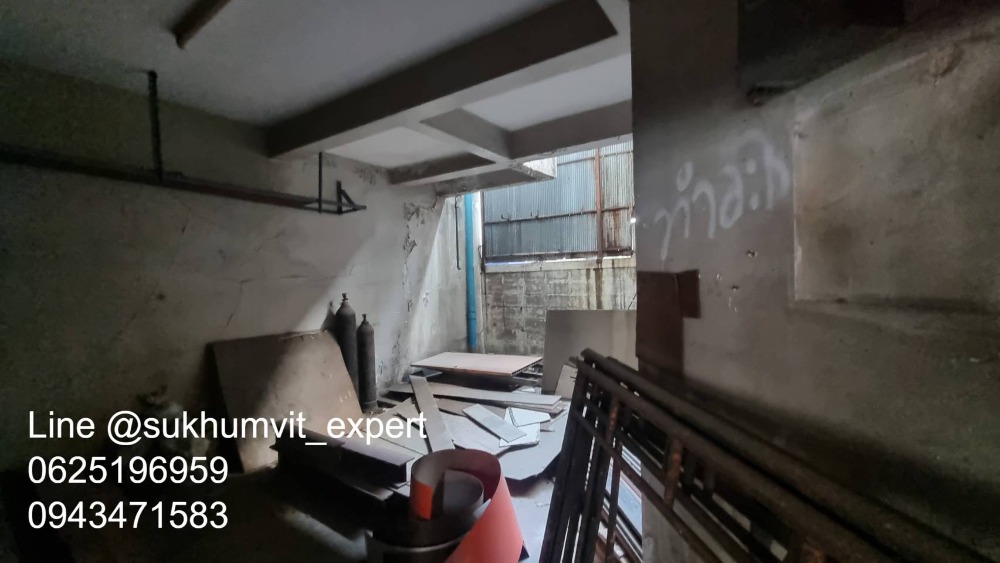 ให้เช่าทาวน์โฮมนานา : ให้เช่า บ้านทาวน์เฮาส์ตามสภาพ พื้นที่ใหญ่ ที่ดินรวม 65 ตารางวา มีดาดฟ้า เหมาะทำโรงแรม โรงพยาบาล คลินิค โฮสเทล