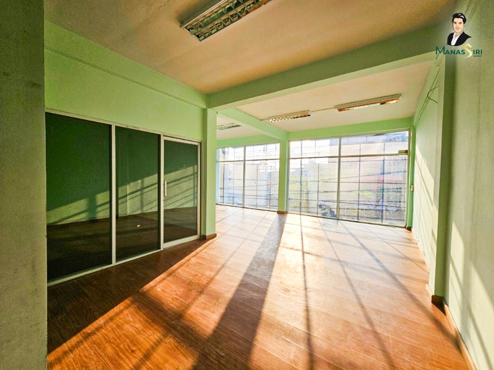 For RentShop HouseRama3 (Riverside),Satupadit : Commercial building for rent, 2 units, next to the main road, Sathu Pradit 51, usable area 130 sq m.