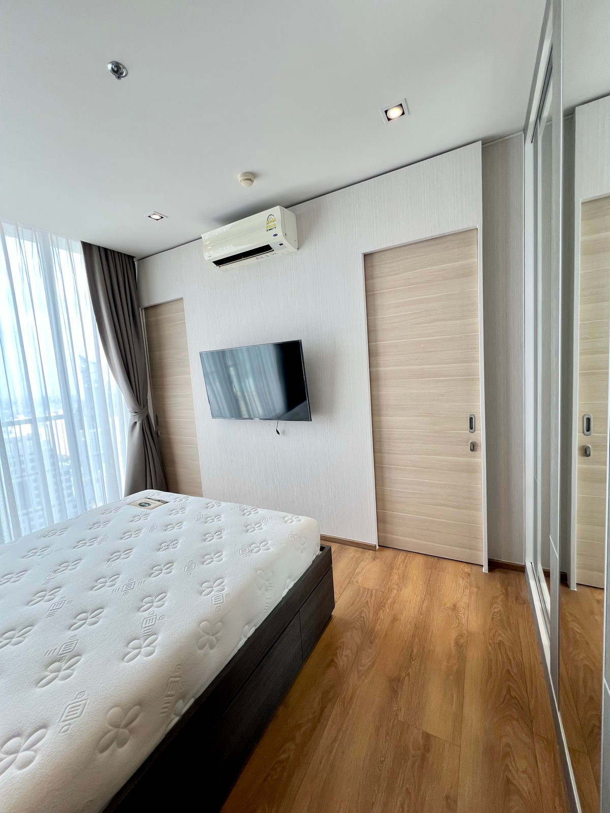 For RentCondoSukhumvit, Asoke, Thonglor : *Condo for rent, Park Origin Phrom Phong, Sukhumvit 24, 75,000 baht, 2 bedrooms, 3 bathrooms, 88 sq m., BTS Phrom Phong (500 meters), near Rama 4, Rama 3, Thonglor, Asoke, Ekamai. Emquartier