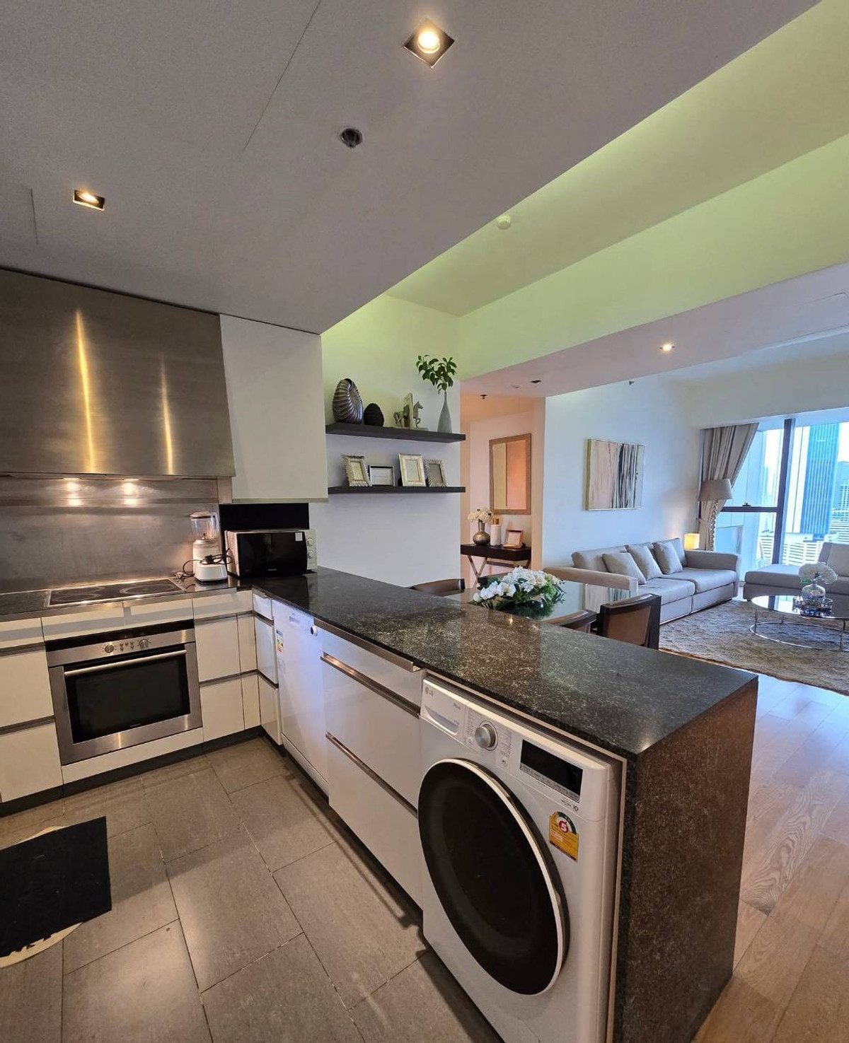 For RentCondoSathorn, Narathiwat : The Met Sathorn Luxury Condo 2 Bedroom 2 Bathroom For Rent