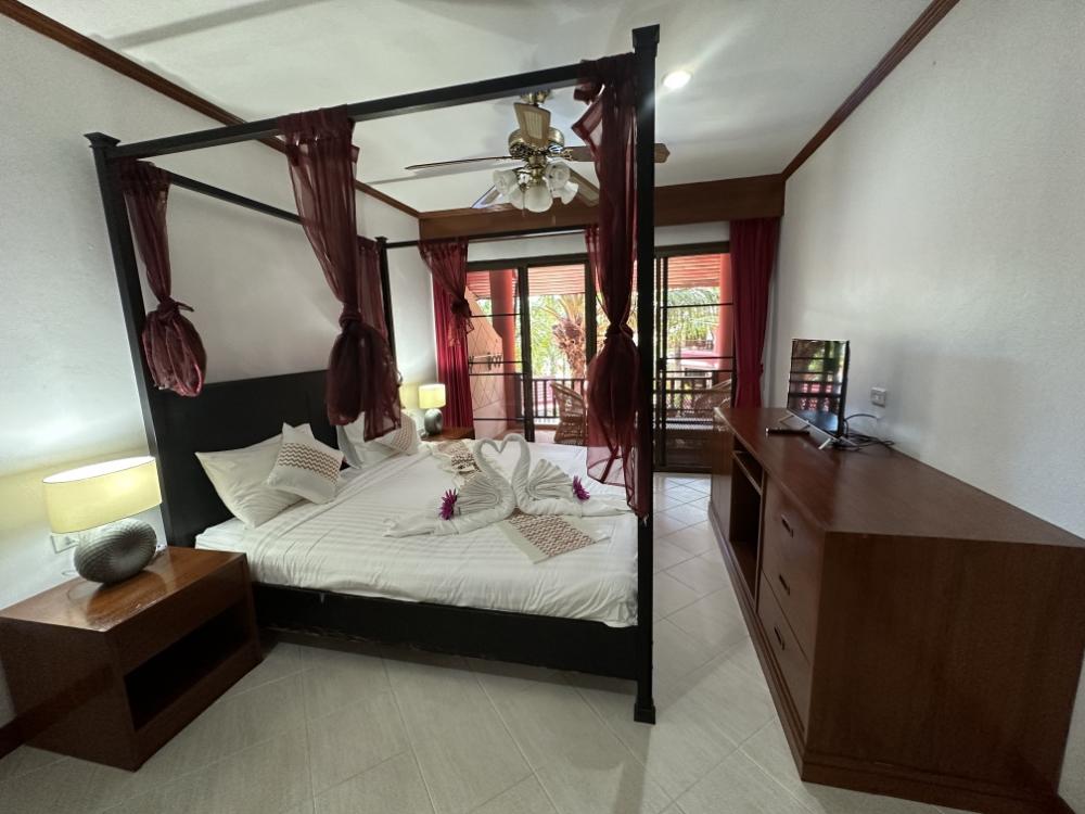 ขายคอนโดภูเก็ต : ขาย สายรุ้ง เรสซิเดนซ์ ป่าตอง ภูเก็ต3ห้องนอน 2ห้องนำ้ ระเบียงกว้างวิวสระว่ายน้ำ