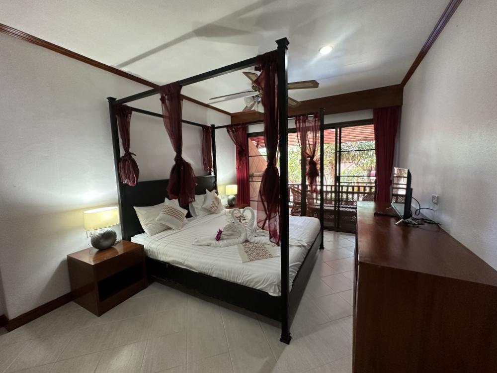 ขายคอนโดภูเก็ต : ขาย สายรุ้ง เรสซิเดนซ์ ป่าตอง ภูเก็ต3ห้องนอน 2ห้องนำ้ ระเบียงกว้างวิวสระว่ายน้ำ