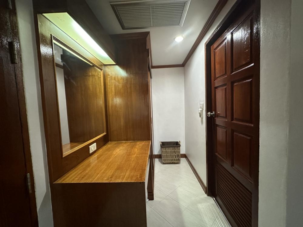 ขายคอนโดภูเก็ต : ขาย สายรุ้ง เรสซิเดนซ์ ป่าตอง ภูเก็ต3ห้องนอน 2ห้องนำ้ ระเบียงกว้างวิวสระว่ายน้ำ