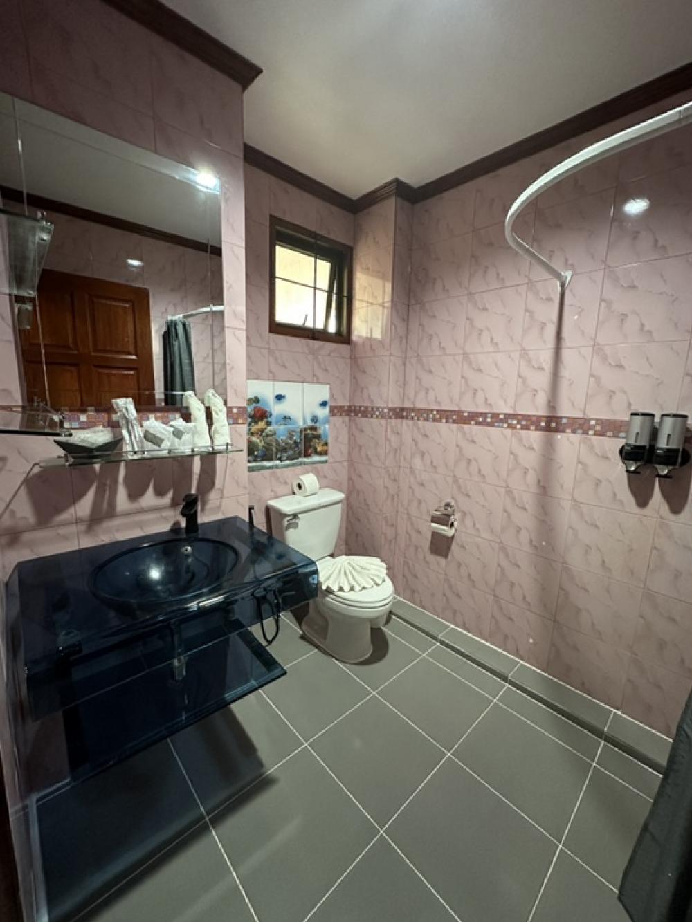 ขายคอนโดภูเก็ต : ขาย สายรุ้ง เรสซิเดนซ์ ป่าตอง ภูเก็ต3ห้องนอน 2ห้องนำ้ ระเบียงกว้างวิวสระว่ายน้ำ