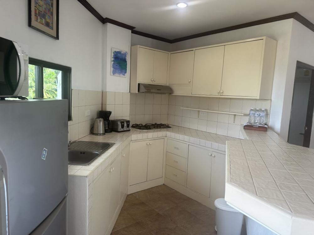 ขายคอนโดภูเก็ต : ขาย สายรุ้ง เรสซิเดนซ์ ป่าตอง ภูเก็ต3ห้องนอน 2ห้องนำ้ ระเบียงกว้างวิวสระว่ายน้ำ