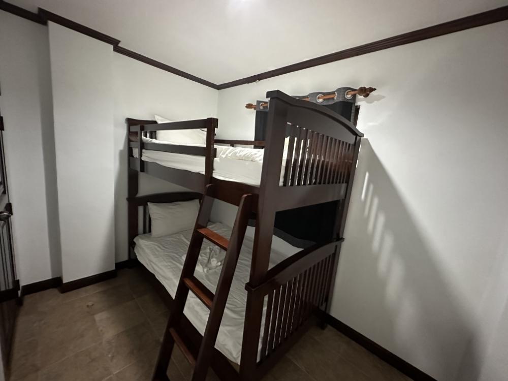 ขายคอนโดภูเก็ต : ขาย สายรุ้ง เรสซิเดนซ์ ป่าตอง ภูเก็ต3ห้องนอน 2ห้องนำ้ ระเบียงกว้างวิวสระว่ายน้ำ