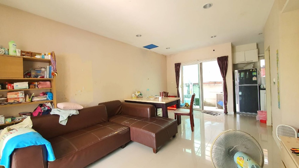 For SaleTownhomePattanakan, Srinakarin : House for sale in the city center, Rama 9-Motorway, Suan Luang, 3 floors, no one in front of the house, wide main road, 3.85 million