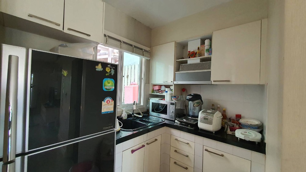 For SaleTownhomePattanakan, Srinakarin : House for sale in the city center, Rama 9-Motorway, Suan Luang, 3 floors, no one in front of the house, wide main road, 3.85 million