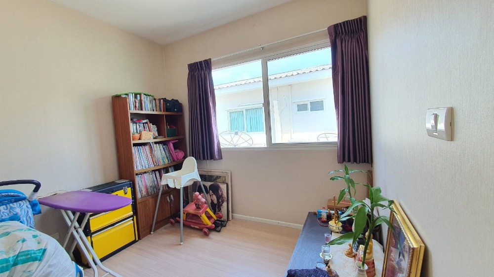 For SaleTownhomePattanakan, Srinakarin : House for sale in the city center, Rama 9-Motorway, Suan Luang, 3 floors, no one in front of the house, wide main road, 3.85 million