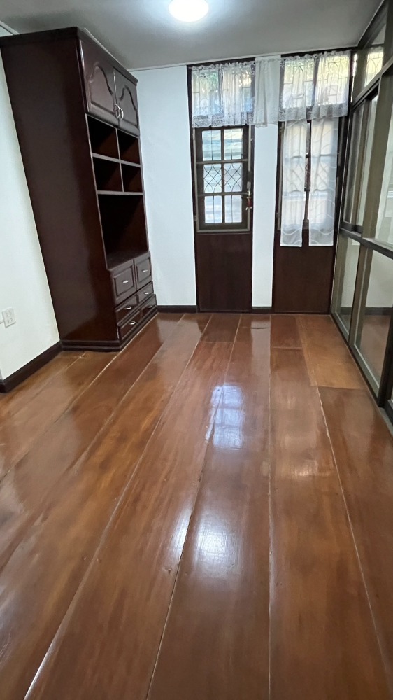 For SaleHouseRattanathibet, Sanambinna : For Sale: Beautiful Single House in Soi Samakkhi, Prachanivej 2 Village, Near The Mall Ngamwongwan
