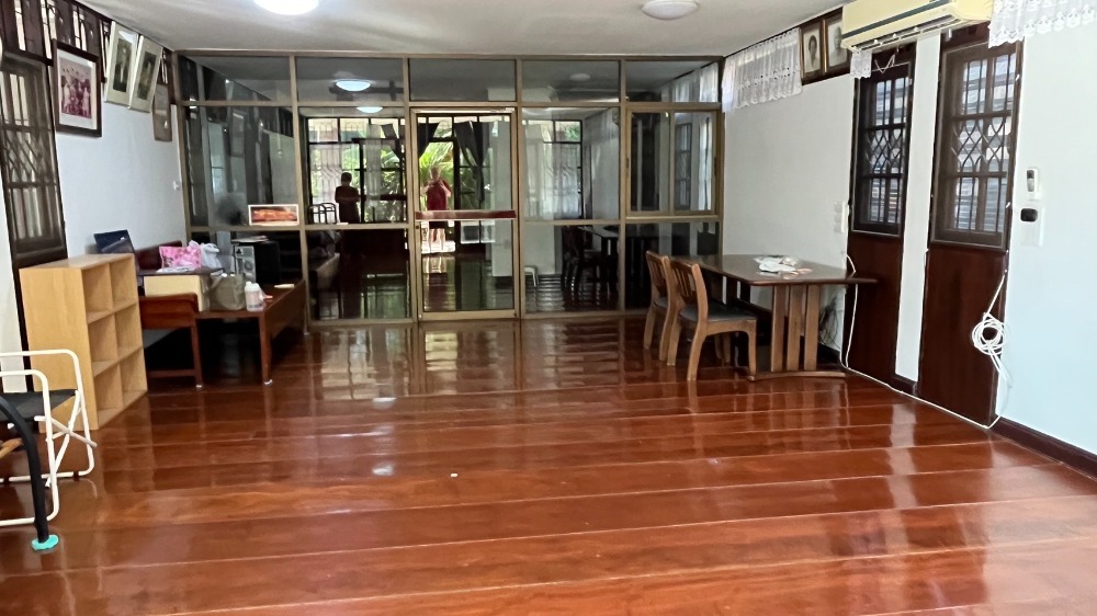 For SaleHouseRattanathibet, Sanambinna : For Sale: Beautiful Single House in Soi Samakkhi, Prachanivej 2 Village, Near The Mall Ngamwongwan