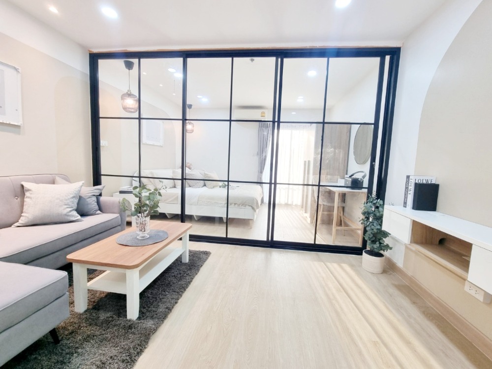 For SaleCondoBangna, Bearing, Lasalle : Beautiful new room, fully decorated. Anyone looking for a condo in the Bang Na area, come this way!!!