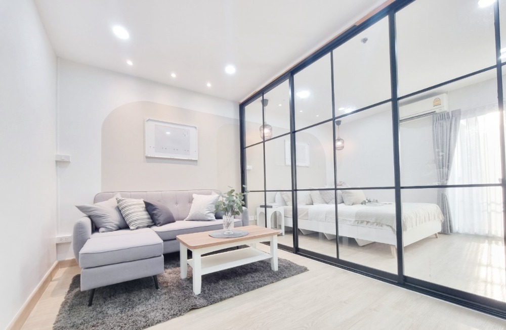 For SaleCondoBangna, Bearing, Lasalle : Beautiful new room, fully decorated. Anyone looking for a condo in the Bang Na area, come this way!!!