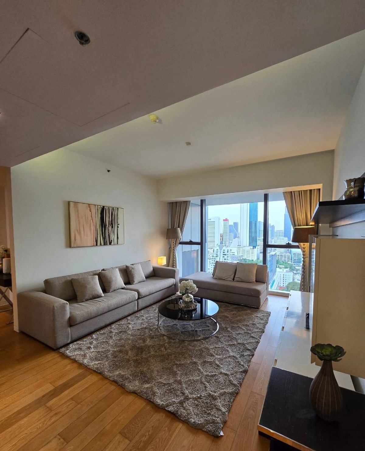 For RentCondoSathorn, Narathiwat : The Met Sathorn Luxury Condo 2 Bedroom 2 Bathroom For Rent