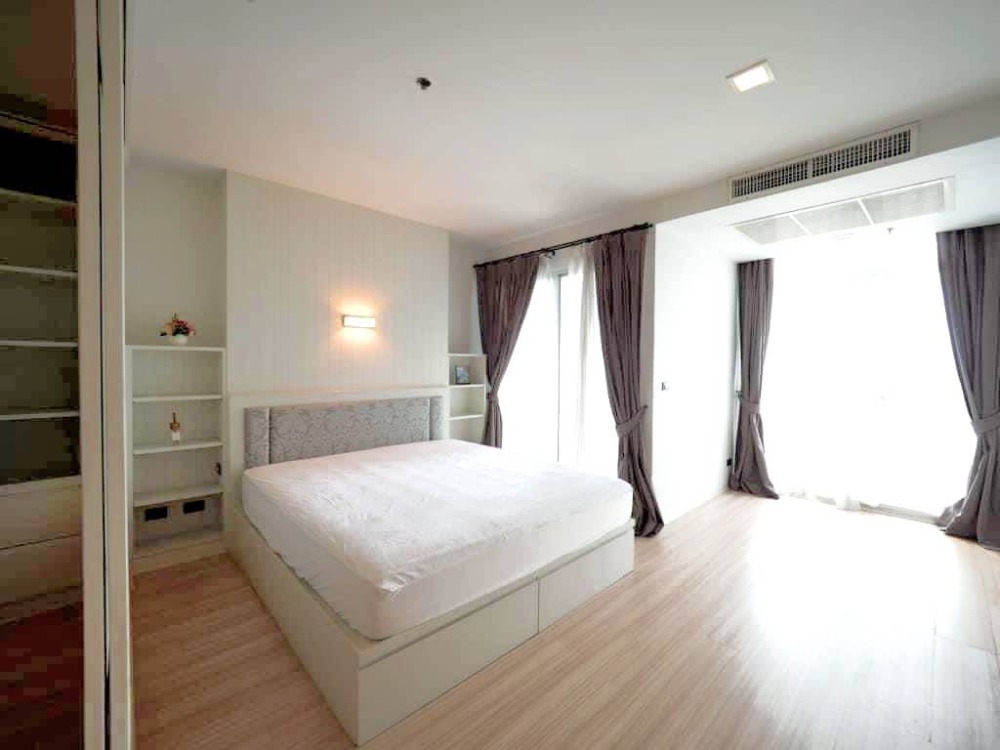 For RentCondoSukhumvit, Asoke, Thonglor : For rent Nusasiri Grand Condo Sukhumvit 42 (Nusasiri Grand condoI) connected to BTS Ekkamai, code C8065.
