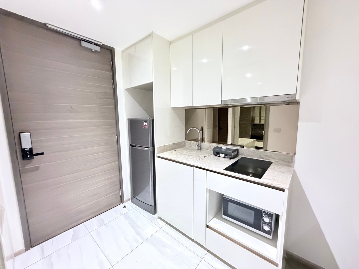 Fynn Asok, new room, never rented out, special price, swimming pool view. Loading...