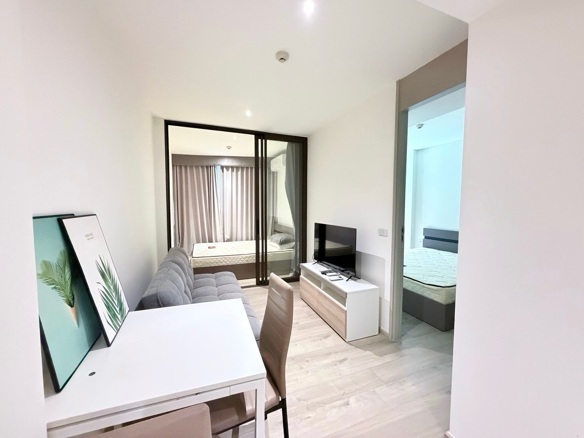 Fynn Asok, new room, never rented out, special price, swimming pool view. Loading...