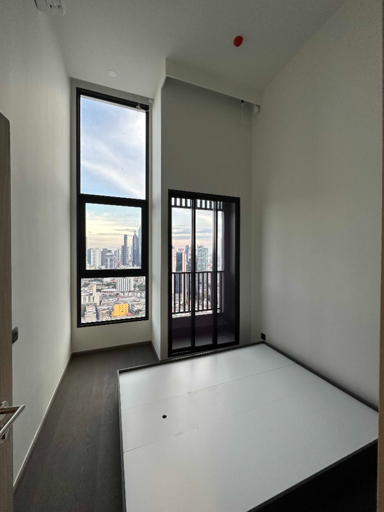 ขายคอนโดสยาม จุฬา สามย่าน : Park Origin Chula - Samyan 【𝐒𝐄𝐋𝐋】🔥 ขายต่ำกว่าตลาด! คอนโดใจกลางเมือง มาพร้อมส่วนกลางครบครัน ใกล้สามย่านมิตรทาวน์ พร้อมอยู่!🔥ติดต่อไลน์ไอดี: @hacondo