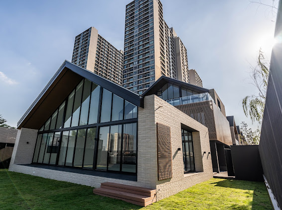 ขายบ้านราษฎร์บูรณะ สุขสวัสดิ์ : Noble Aqua: 182.3sqwah 795sqm. 5bed 7bath 220,000,000 Am: 0656199198
