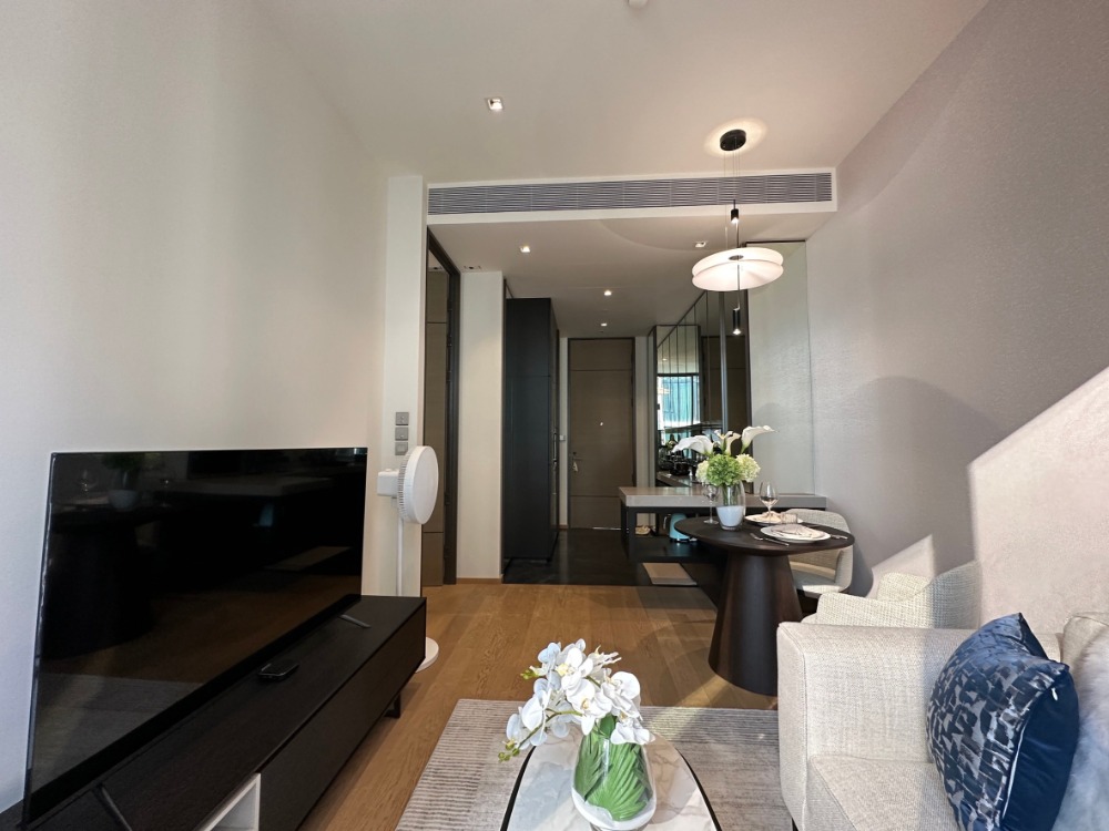 For RentCondoWitthayu, Chidlom, Langsuan, Ploenchit : Best Price for rent fully furnished 1 bedroom free internet