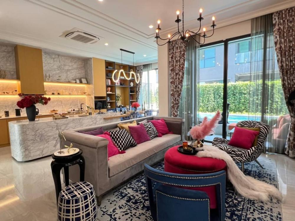 ขายบ้านเลียบทางด่วนรามอินทรา : ขายบ้านเดี่ยว Pool Villa 3 ชั้น Super Luxury ย่านเลียบด่วนรามอินทรา The Honor Yothinpattana