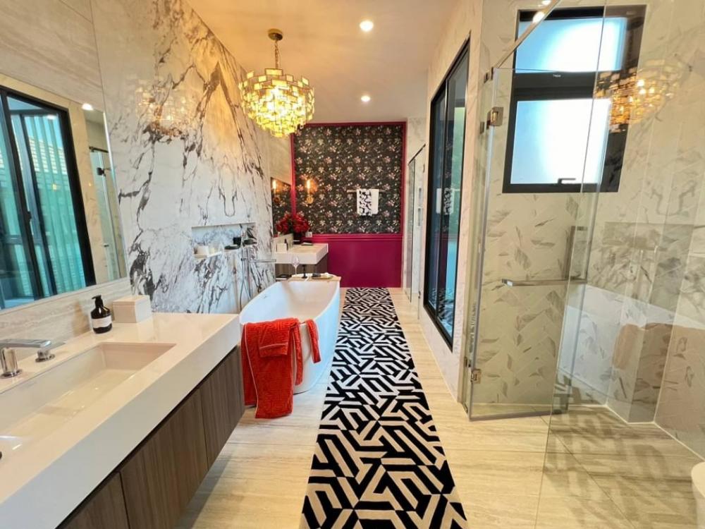 ขายบ้านเลียบทางด่วนรามอินทรา : ขายบ้านเดี่ยว Pool Villa 3 ชั้น Super Luxury ย่านเลียบด่วนรามอินทรา The Honor Yothinpattana