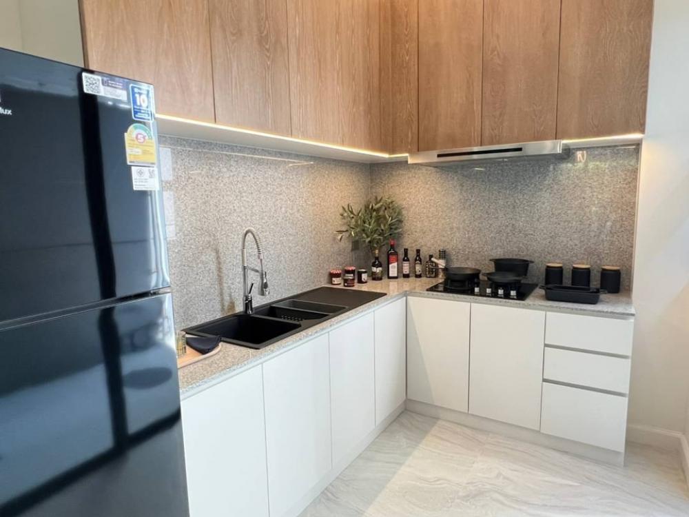 ขายบ้านเลียบทางด่วนรามอินทรา : ขายบ้านเดี่ยว Pool Villa 3 ชั้น Super Luxury ย่านเลียบด่วนรามอินทรา The Honor Yothinpattana